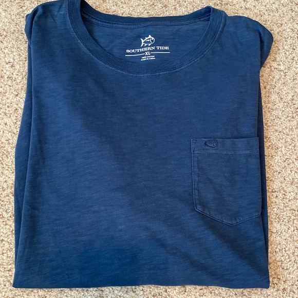 Men’s Southern Tide Short Sleeve Pocket Tee - Picture 4 of 5